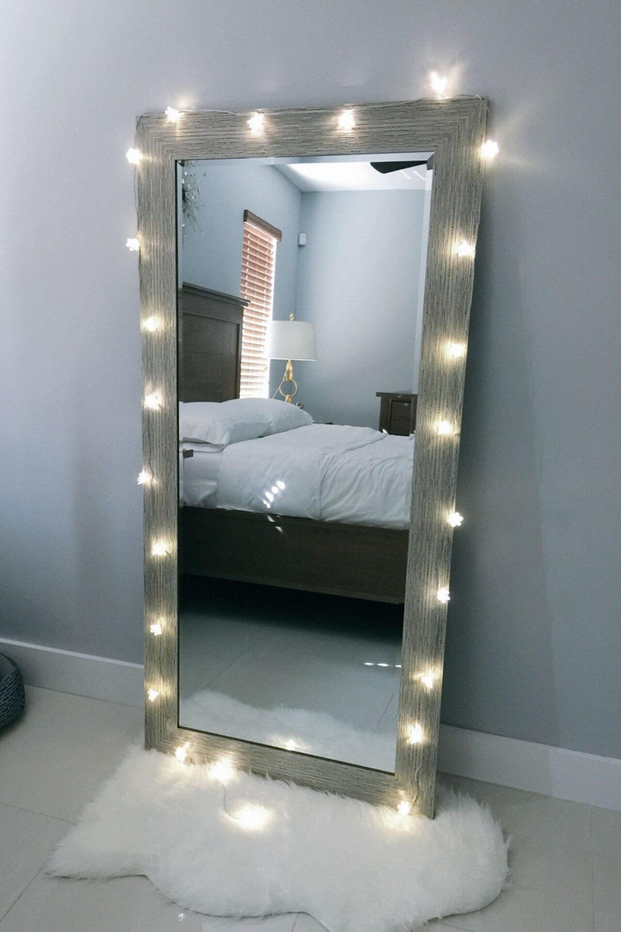 Awesome-Mirror-Decoration-Ideas-for-Bedroom